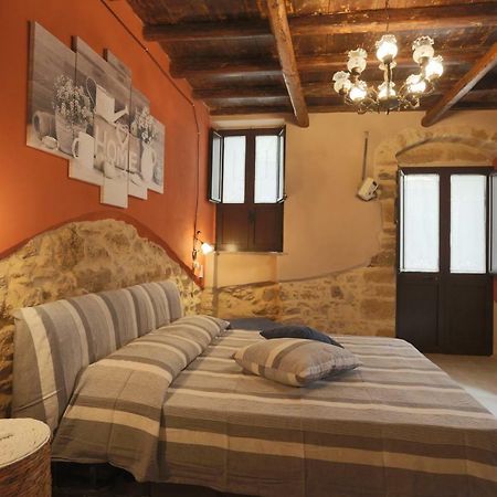 Il Palazzetto Del Pescatore Аугуста Екстериор снимка