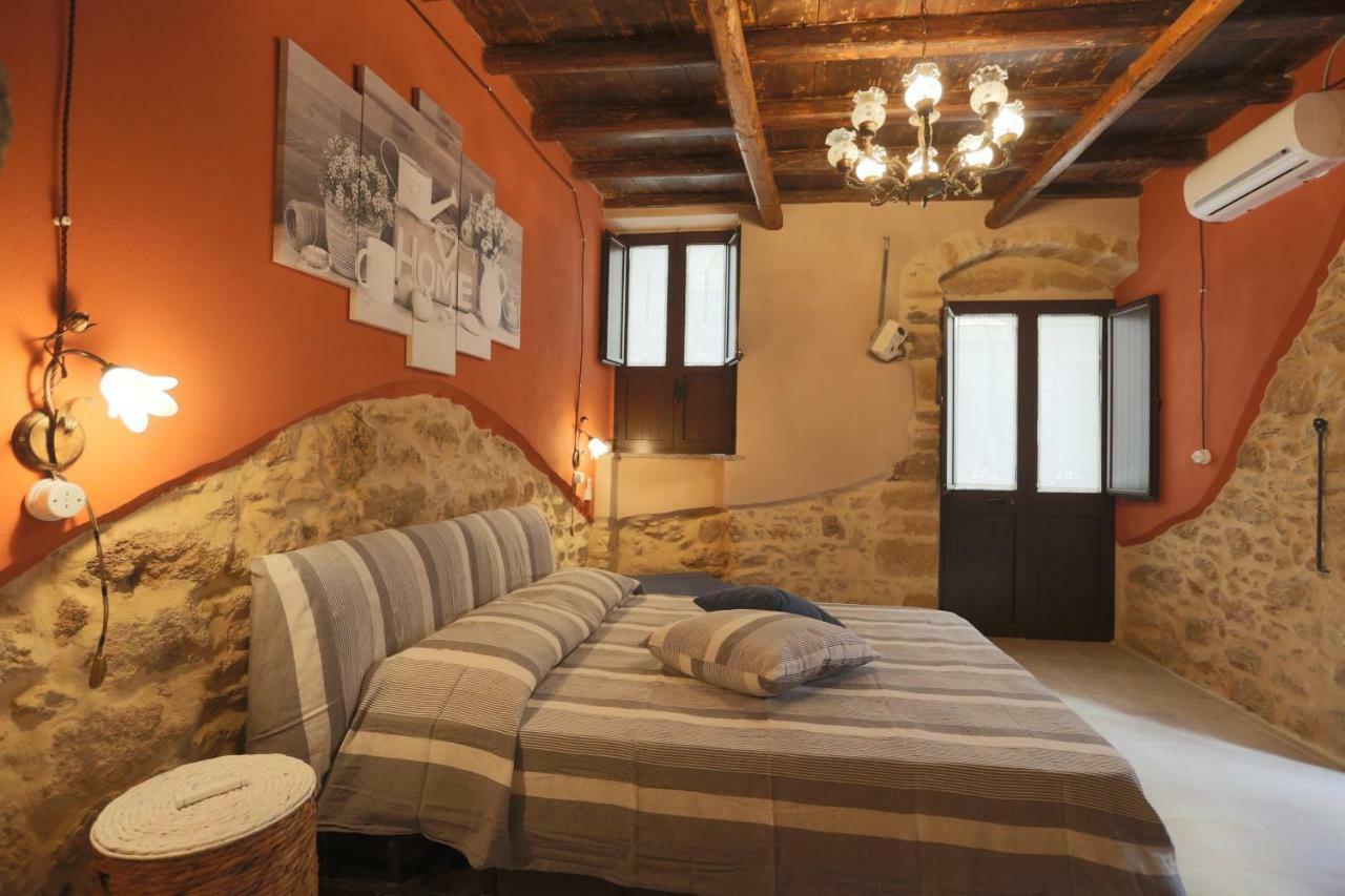 Il Palazzetto Del Pescatore Аугуста Екстериор снимка