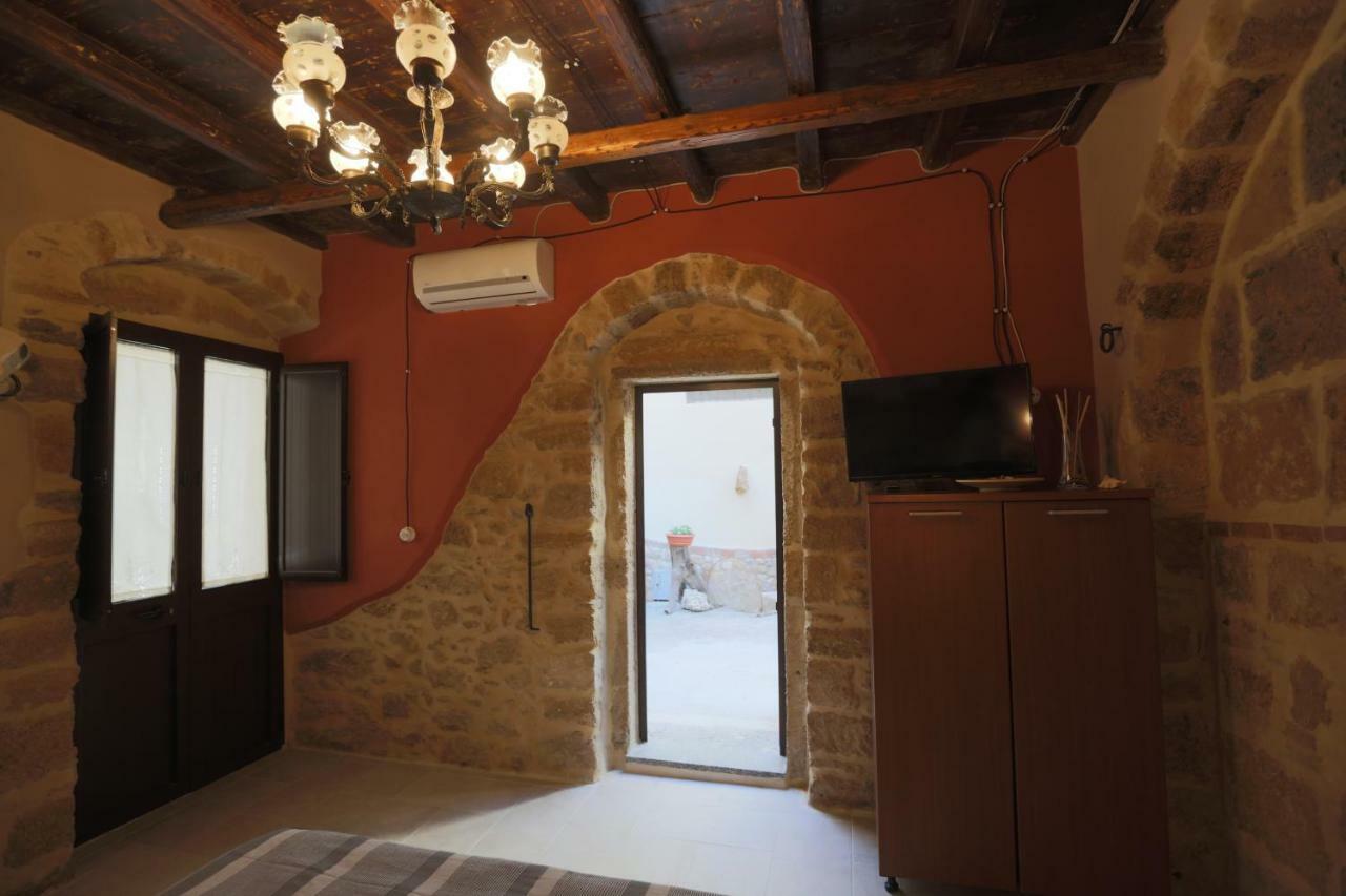 Il Palazzetto Del Pescatore Аугуста Екстериор снимка